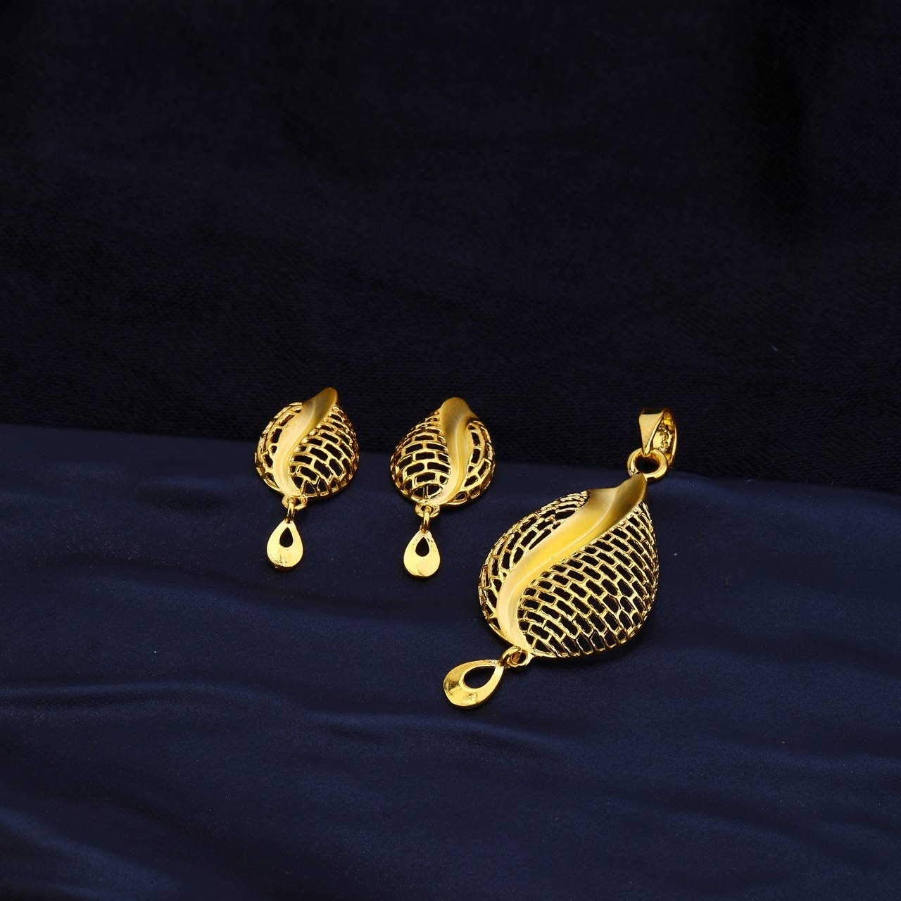 Plain Pendant Set (PPS37)