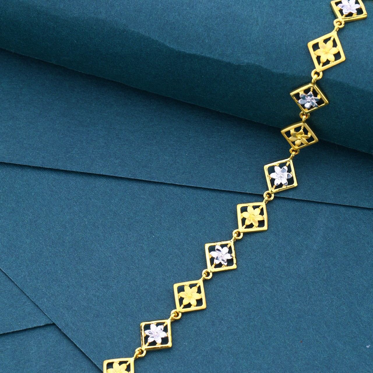 Plain Lucky (PTOPS401)