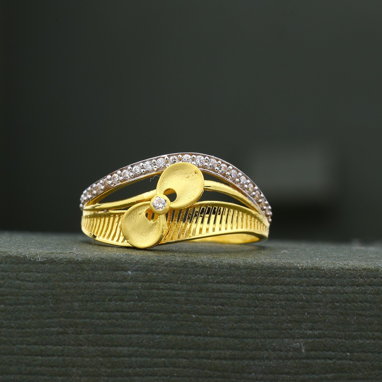 CZ Ladies Ring (LR-1637P)